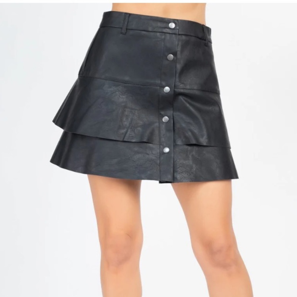 Sage Green Faux Leather Tiered Mini Skirt Snap‎ Up Front SZ Small Flirty Party